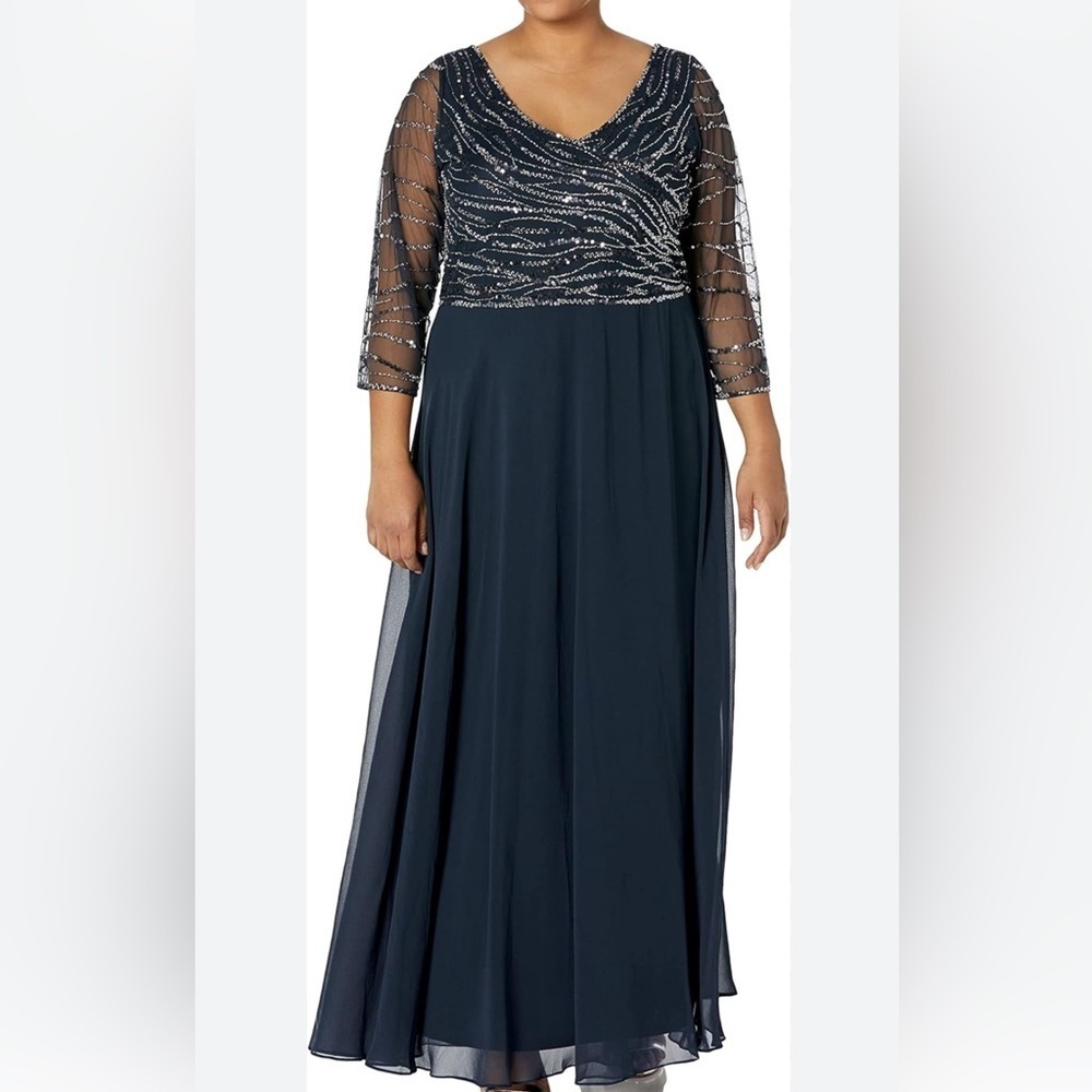 J Kara Women's 3/4 Sleeve Beaded Gown Size 18 - Picture 4 of 11